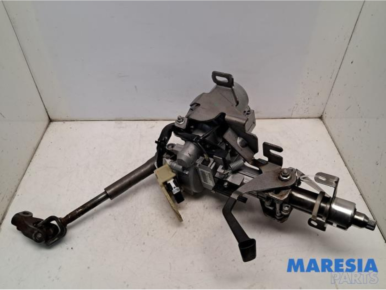 Renault - Scenic - Steering column housing