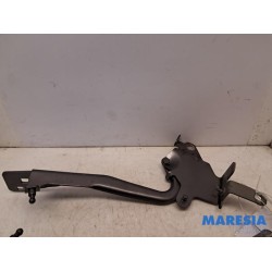 Renault - Scenic - Bonnet Hinge