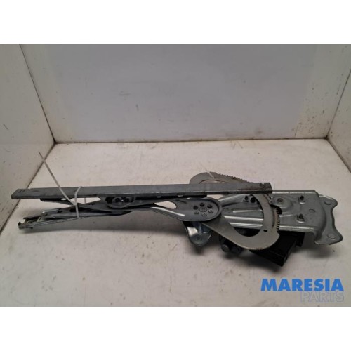 Renault - Scenic - Rear door window mechanism 4-door, right