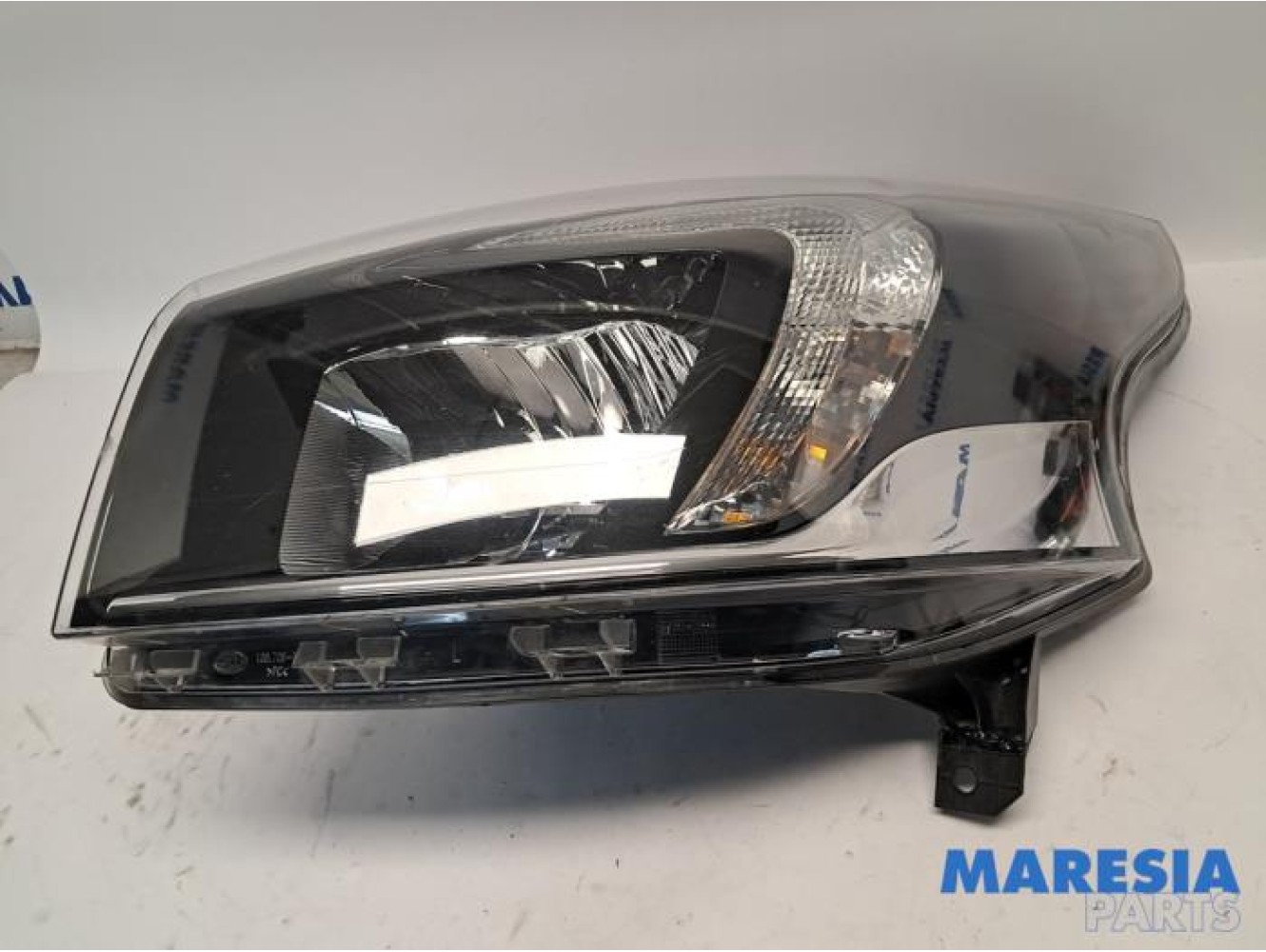 Opel - Vivaro - Koplamp links
