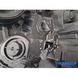 Opel - Vivaro - Koplamp links