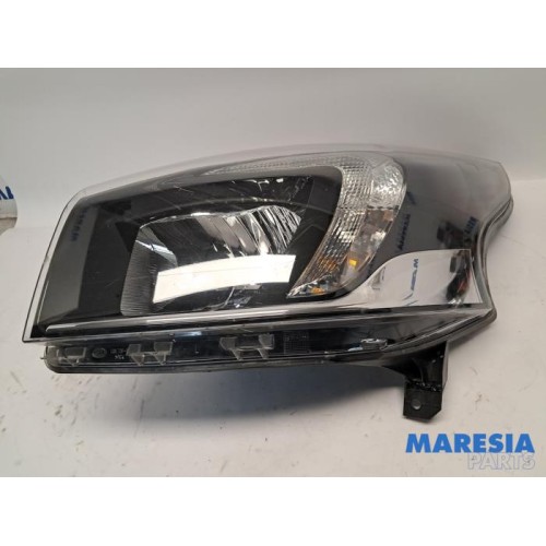 Opel - Vivaro - Koplamp links