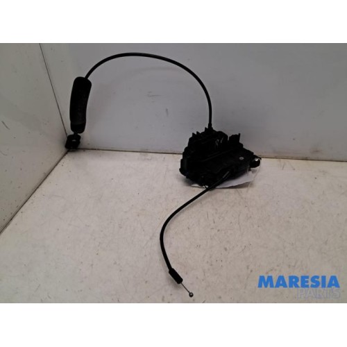 Renault - Scenic - Front door lock mechanism 4-door, right
