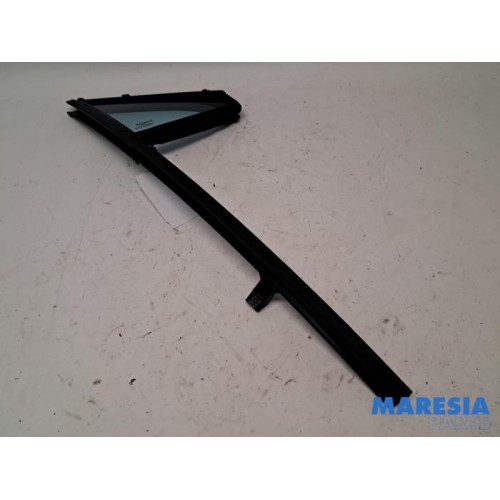 Renault - ZOE - Quarter light, front right