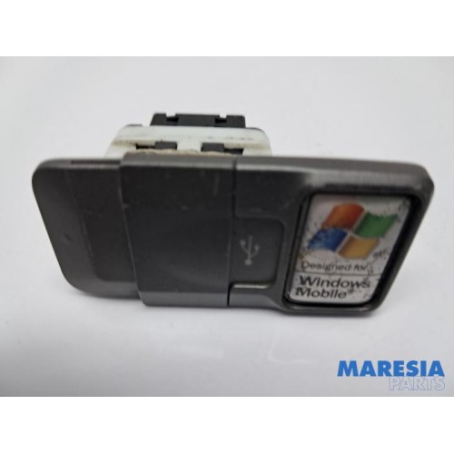 Fiat - 500 - AUX/USB aansluiting