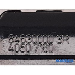 Renault - ZOE - Tailgate lock mechanism
