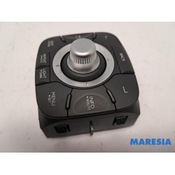 Renault - Scenic - Panneau de commandes navigation