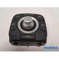 Renault - Scenic - Panneau de commandes navigation
