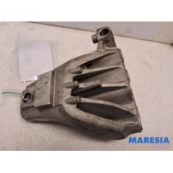Alfa Romeo - Stelvio - Engine mount