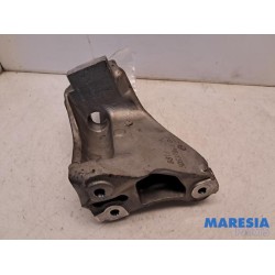 Alfa Romeo - Stelvio - Engine mount