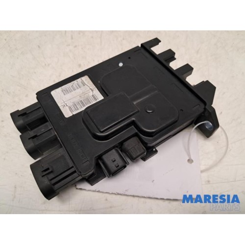 Renault - Scenic - Voltage regulator