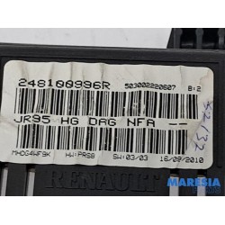 Renault - Scenic - Instrument panel