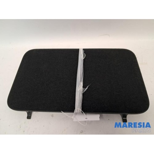 Renault - Scenic - Storage compartment