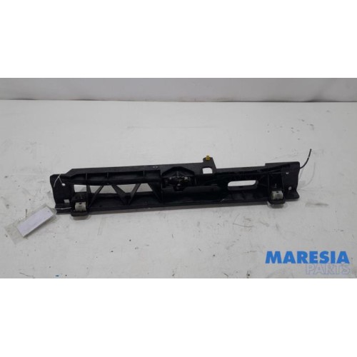 Citroen - C4 Grand Picasso - Lock plate