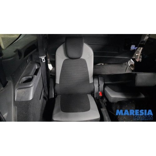 Citroen - C4 Grand Picasso - Rear seat