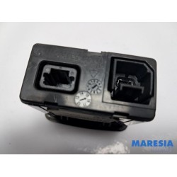 Renault - ZOE - AUX / USB connection