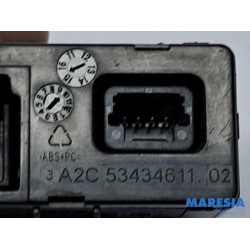 Renault - ZOE - AUX / USB connection