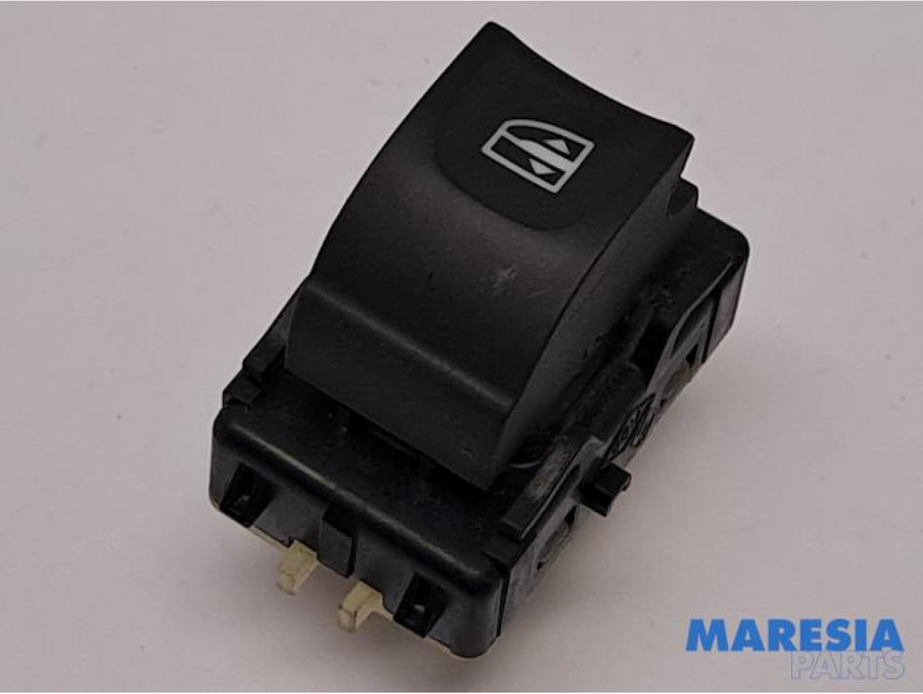Renault - ZOE - Electric window switch
