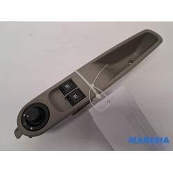 Renault - ZOE - Multi-functional window switch