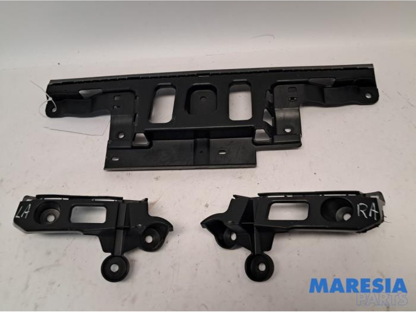 Citroen - C3 - Rear bumper bracket central