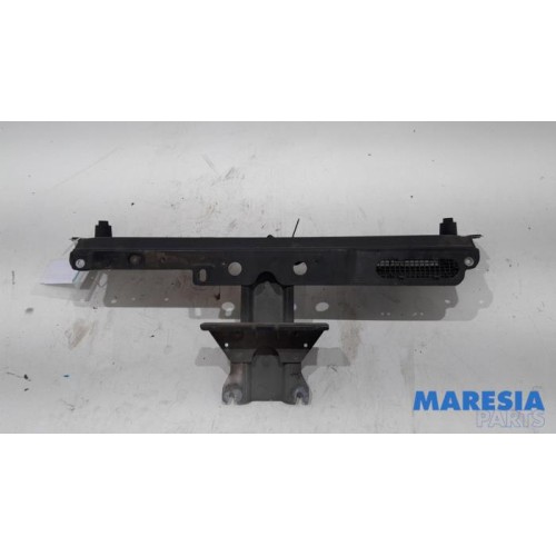 Renault - Twingo - Lock plate