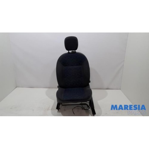 Renault - Twingo - Seat, left