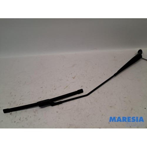 Citroen - C3 - Front wiper arm