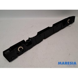 Renault - Captur - Rear bumper bracket central