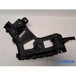Renault - Captur - Rear bumper bracket central