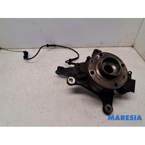 Renault - Captur - Knuckle, front right
