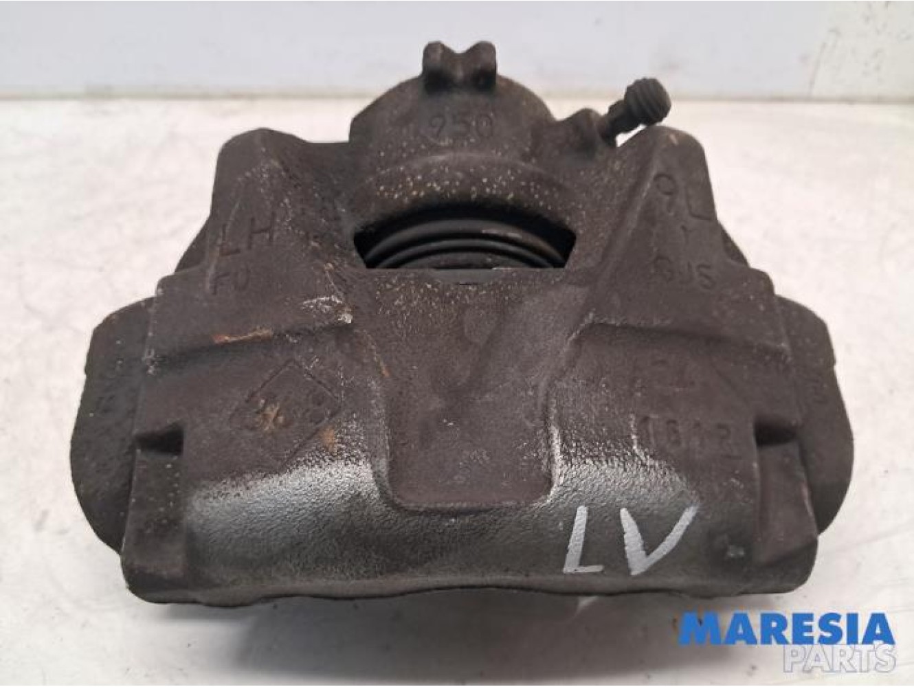 Renault - Captur - Front brake calliper, left