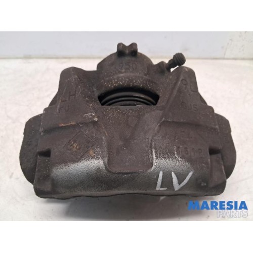 Renault - Captur - Front brake calliper, left