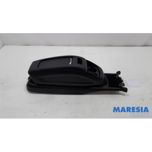Citroen - C4 Grand Picasso - Middle console