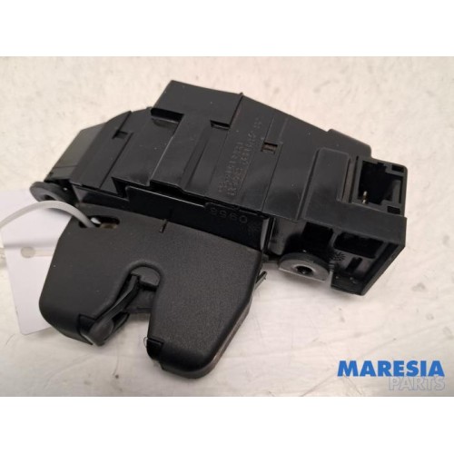 Citroen - Berlingo - Tailgate lock mechanism