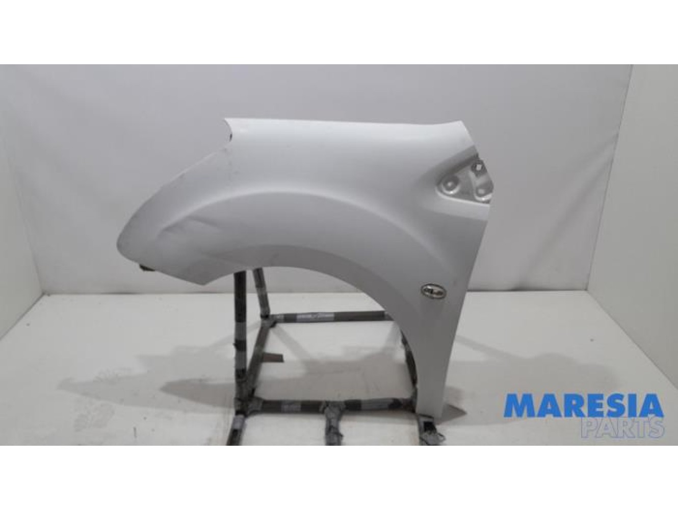 Peugeot - Partner - Front wing, left