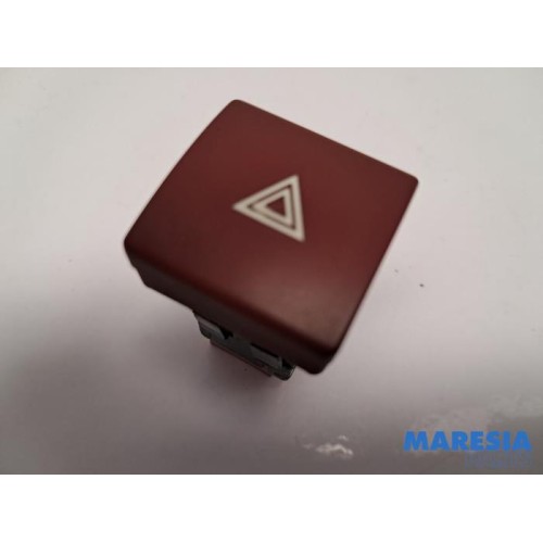 Citroen - Berlingo - Panic lighting switch