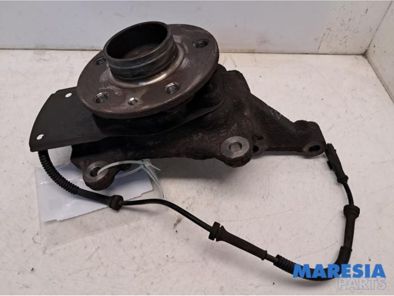 Opel - Vivaro - Knuckle, front right