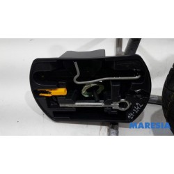 Peugeot - 308 - Krikset + reservewiel