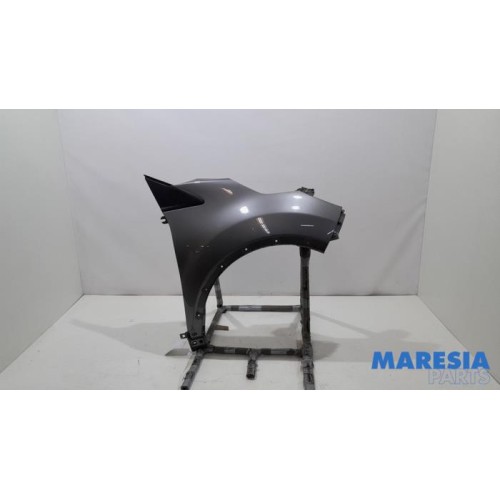 Renault - Captur - Front wing, right