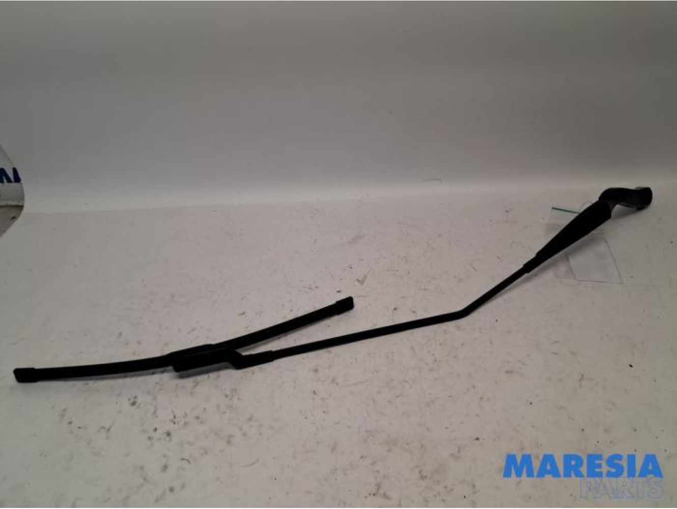 Opel - Vivaro - Front wiper arm