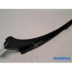 Opel - Vivaro - Frontscreen frame