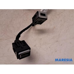 Citroen - C4 Grand Picasso - Prise USB