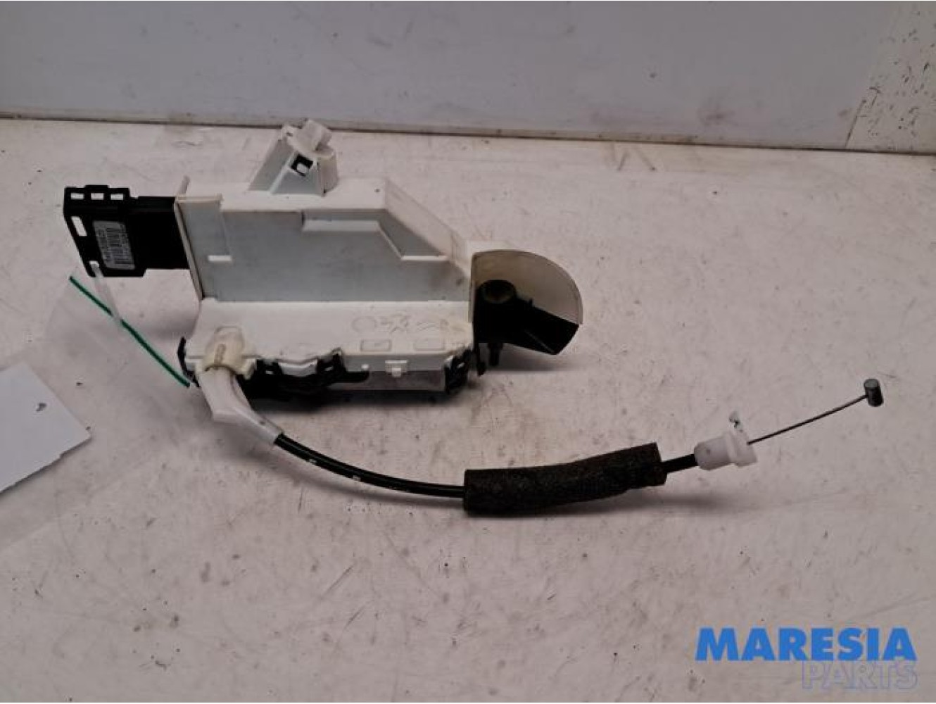 Peugeot - Partner - Minibus/van rear door lock mechanism