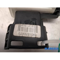 Peugeot - Partner - Minibus/van rear door lock mechanism