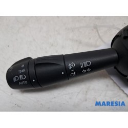 Renault - Captur - Light switch