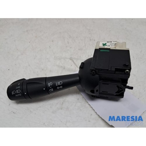 Renault - Captur - Light switch
