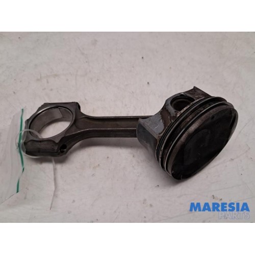 Renault - Megane - Connecting rod