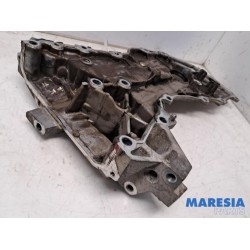 Renault - Megane - Couvercle de distribution