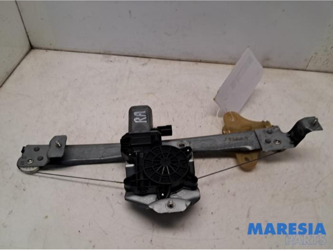 Renault - Captur - Rear door window mechanism 4-door, right