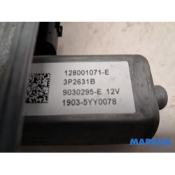 Renault - Captur - Rear door window mechanism 4-door, right